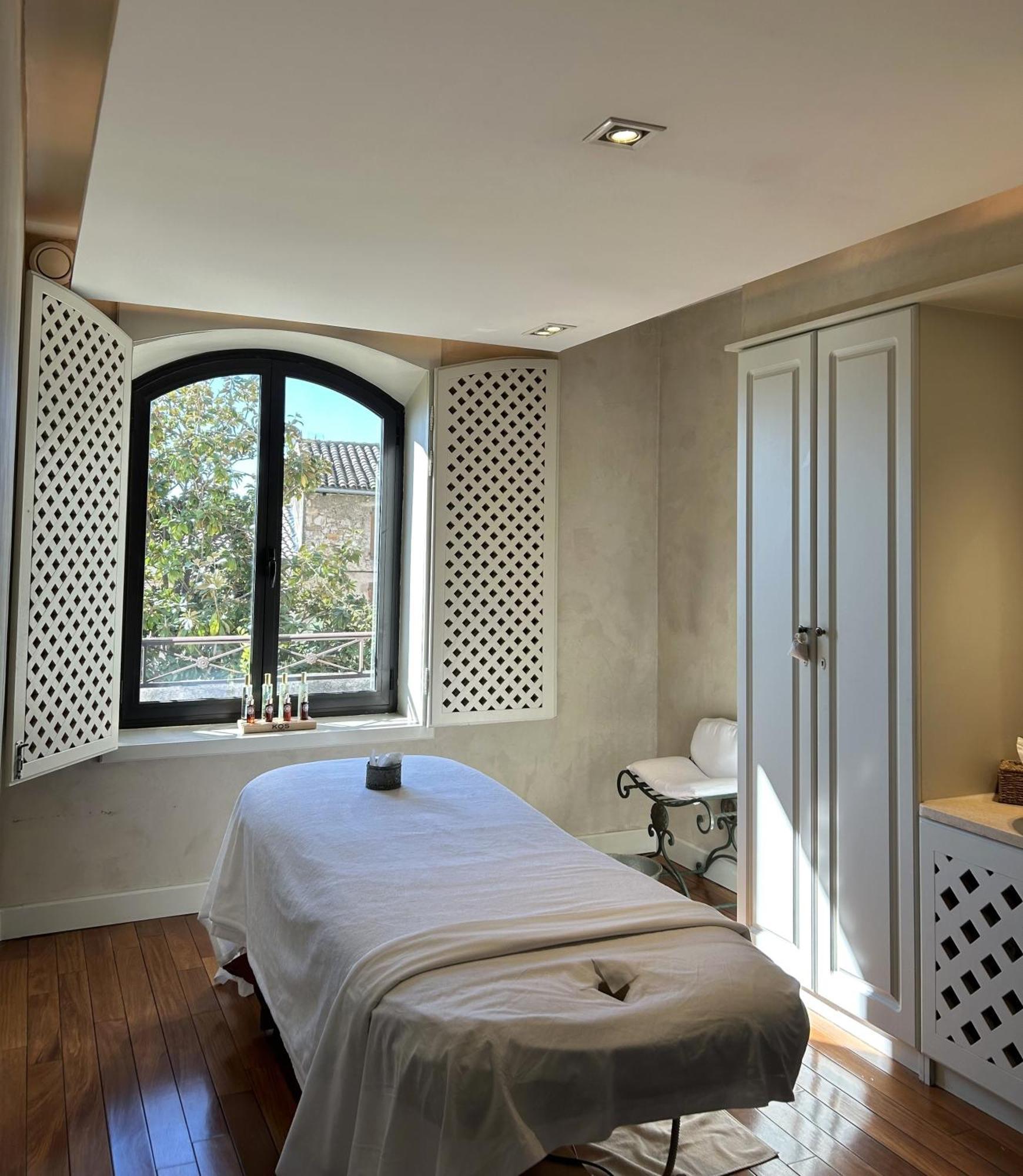 Maison Berard Hotel - Restaurant - Spa Ла-Кадьєр-д'Азюр Екстер'єр фото