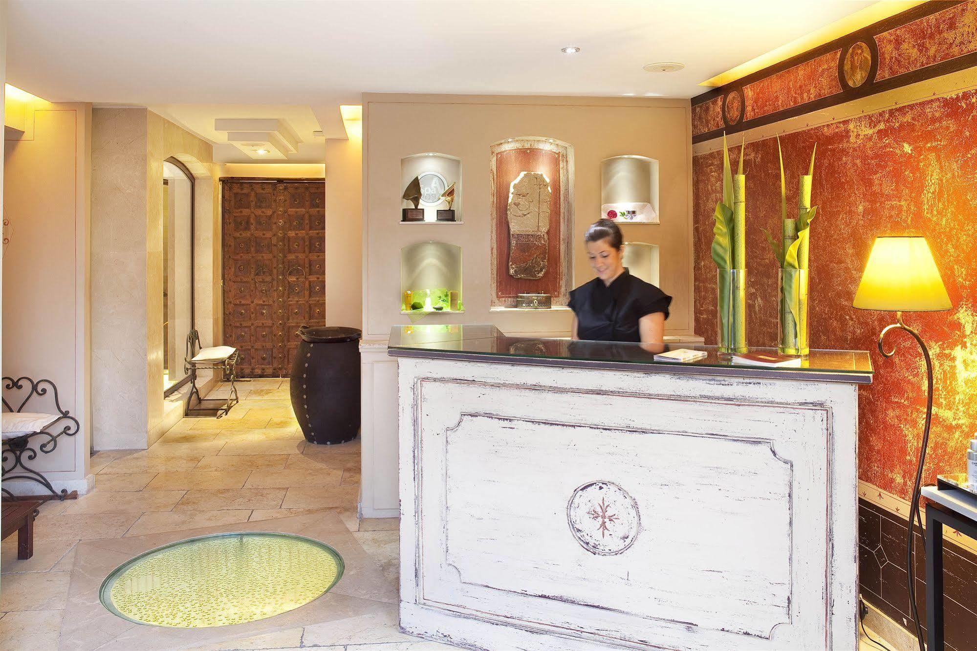 Maison Berard Hotel - Restaurant - Spa Ла-Кадьєр-д'Азюр Екстер'єр фото